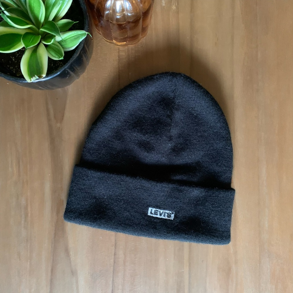 Levi's Classic Black Knit Beanie Toque Tuque